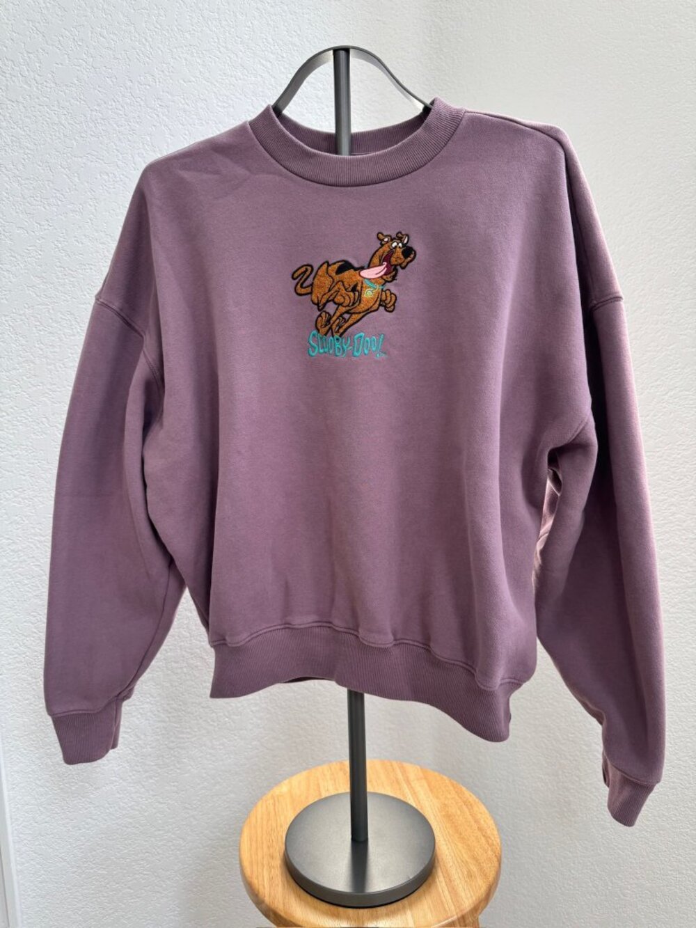 Hollister Scooby-Doo Embroidered Crewneck Sweatshirt Small Purple